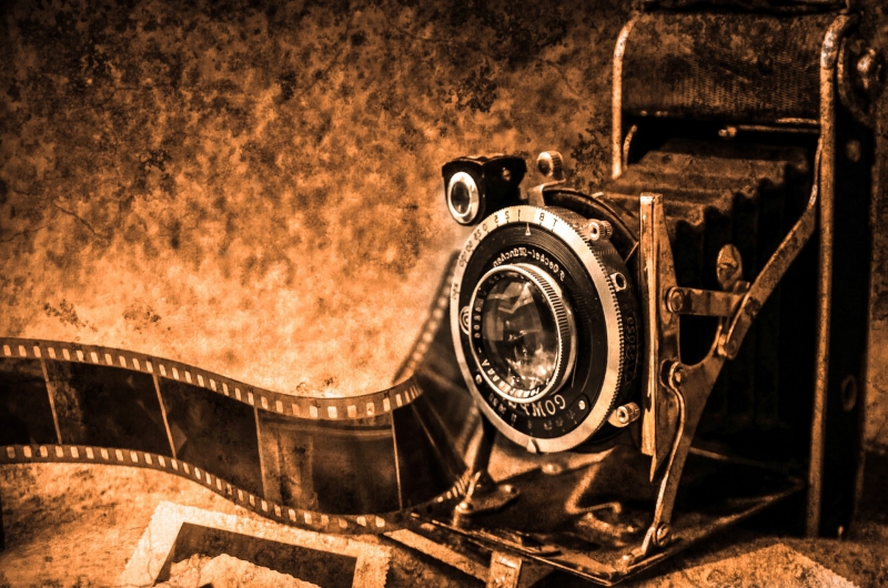 photographe-BLAUSASC-min_light-wood-night-camera-photography-vintage-1245236-pxhere.com